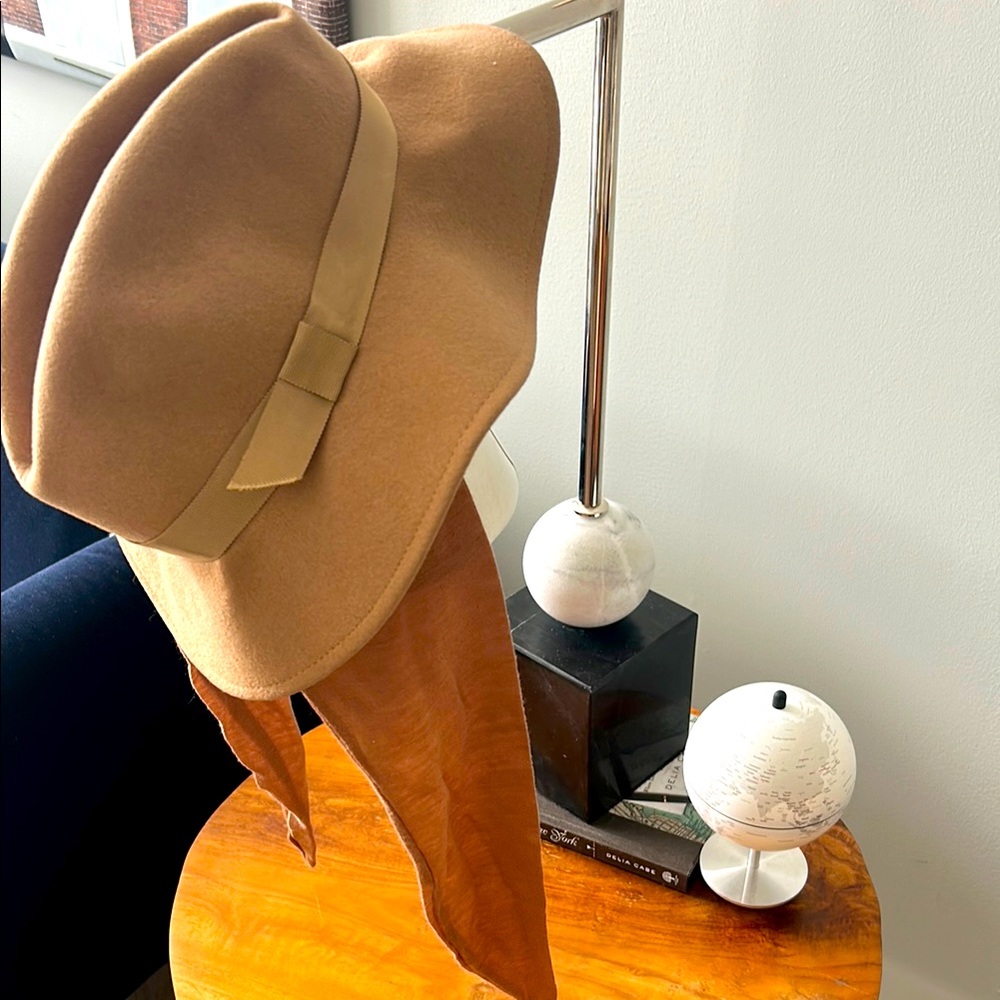 Vintage Bollman Tan Wide-Brimmed Felt Hat with Classic Style